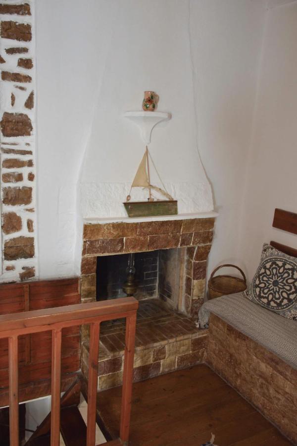 Traditional House Kassandra'S Ermioni Exterior photo